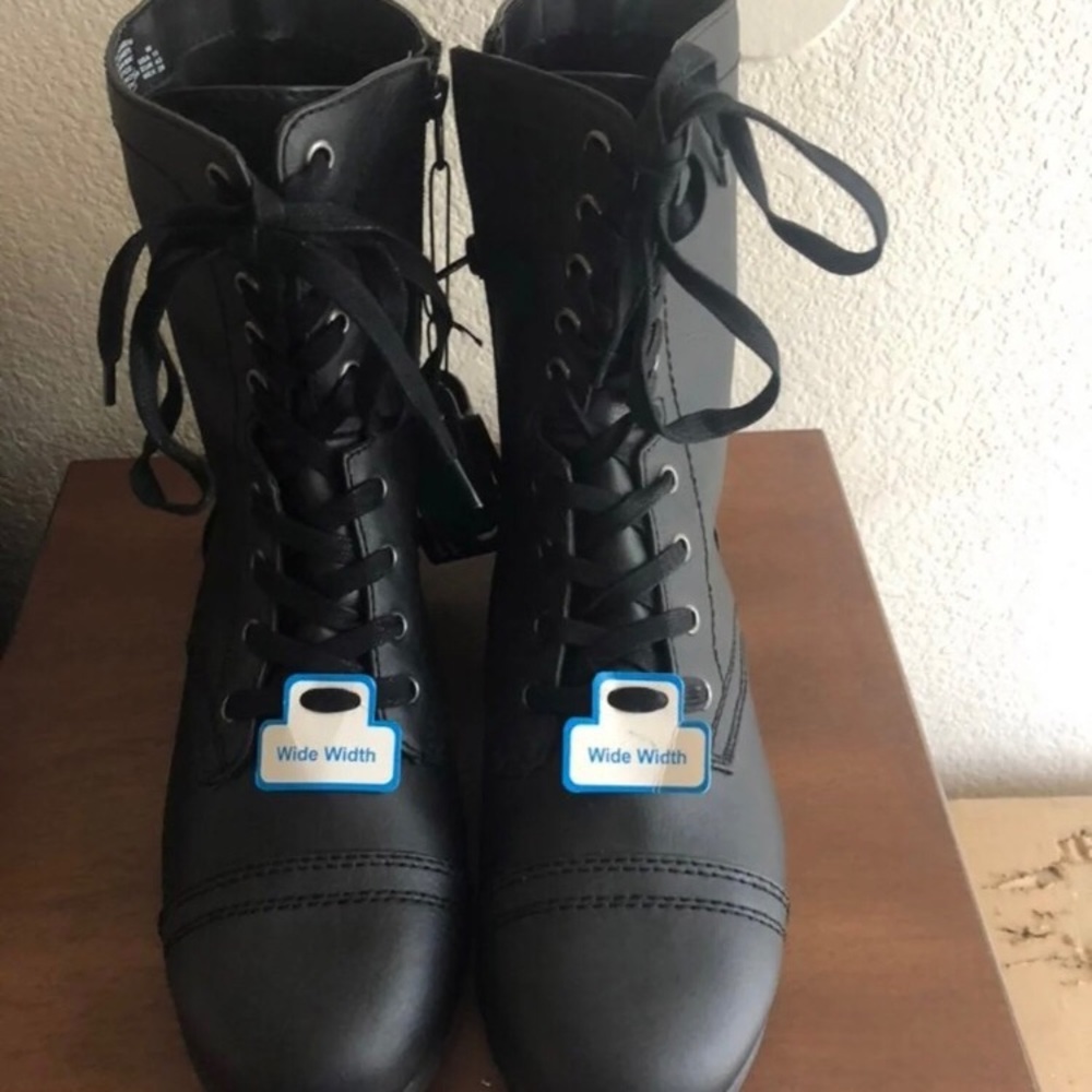 NWT Size 11W Mid Calf boots black